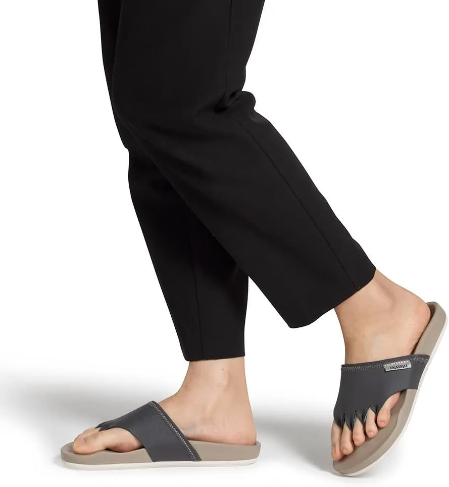 AKAISHI, five fingers room sandals for indoor exercise and yoga