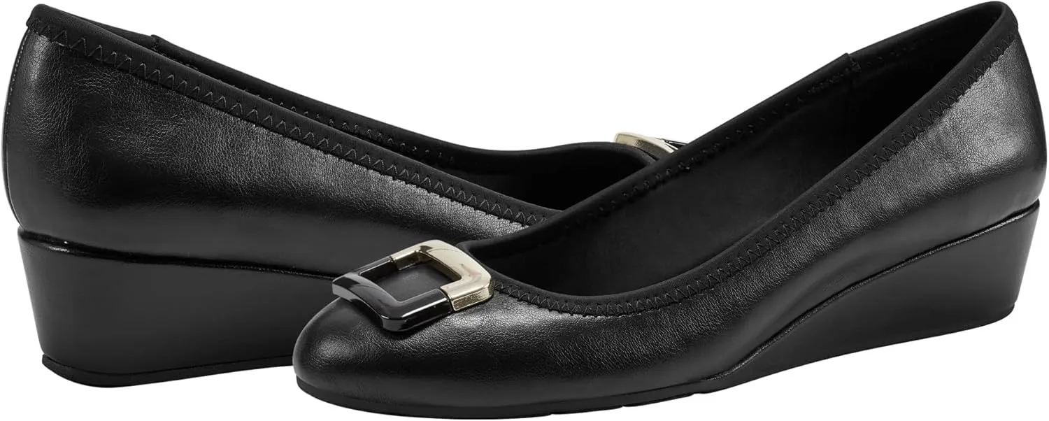 Bandolino Women's Tad Pump
