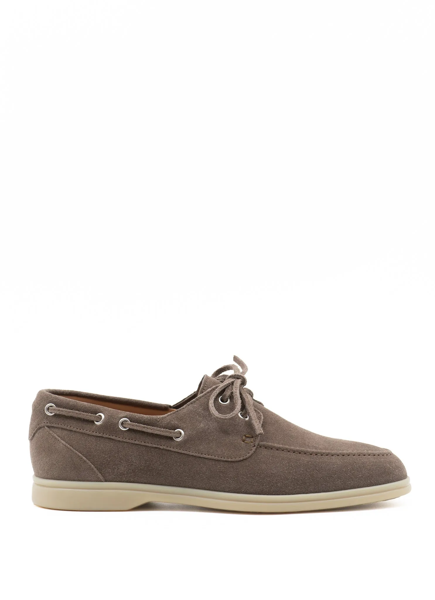 Boat shoes in taupe suede leather