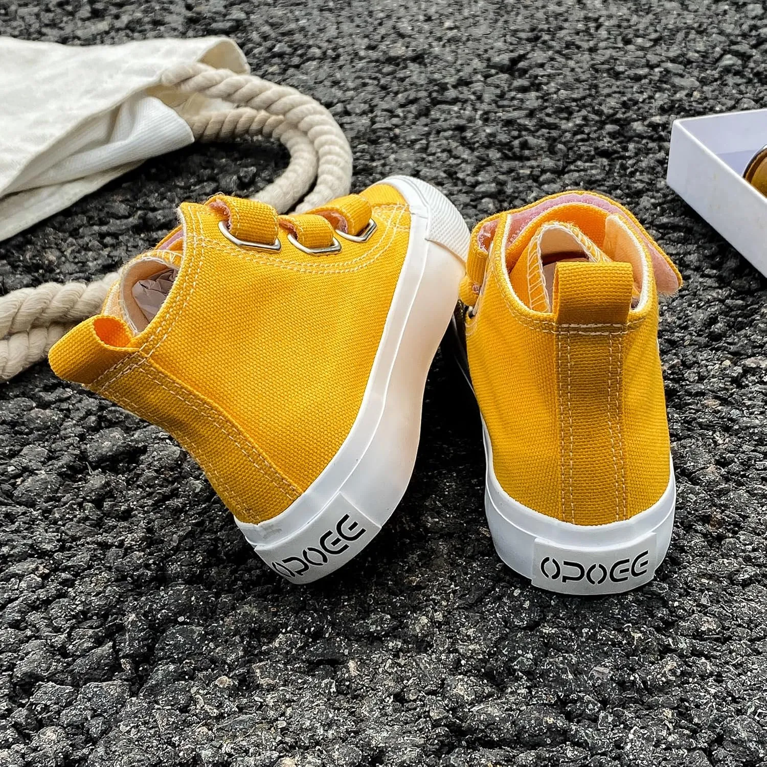 Boys and Girls High Top Children's Canvas Shoes Solid Color Sticky Button Casual Shoes Start School Season Little White Shoes Fashion Sneakers Shoes
