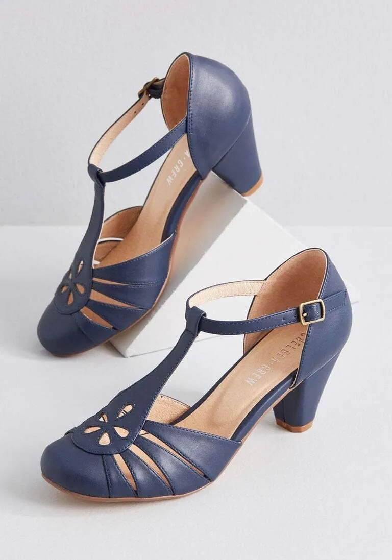 Chase & Chloe New Kimmy-36 Women's Teardrop Cut Out T-Strap Mid Heel Dress Pumps