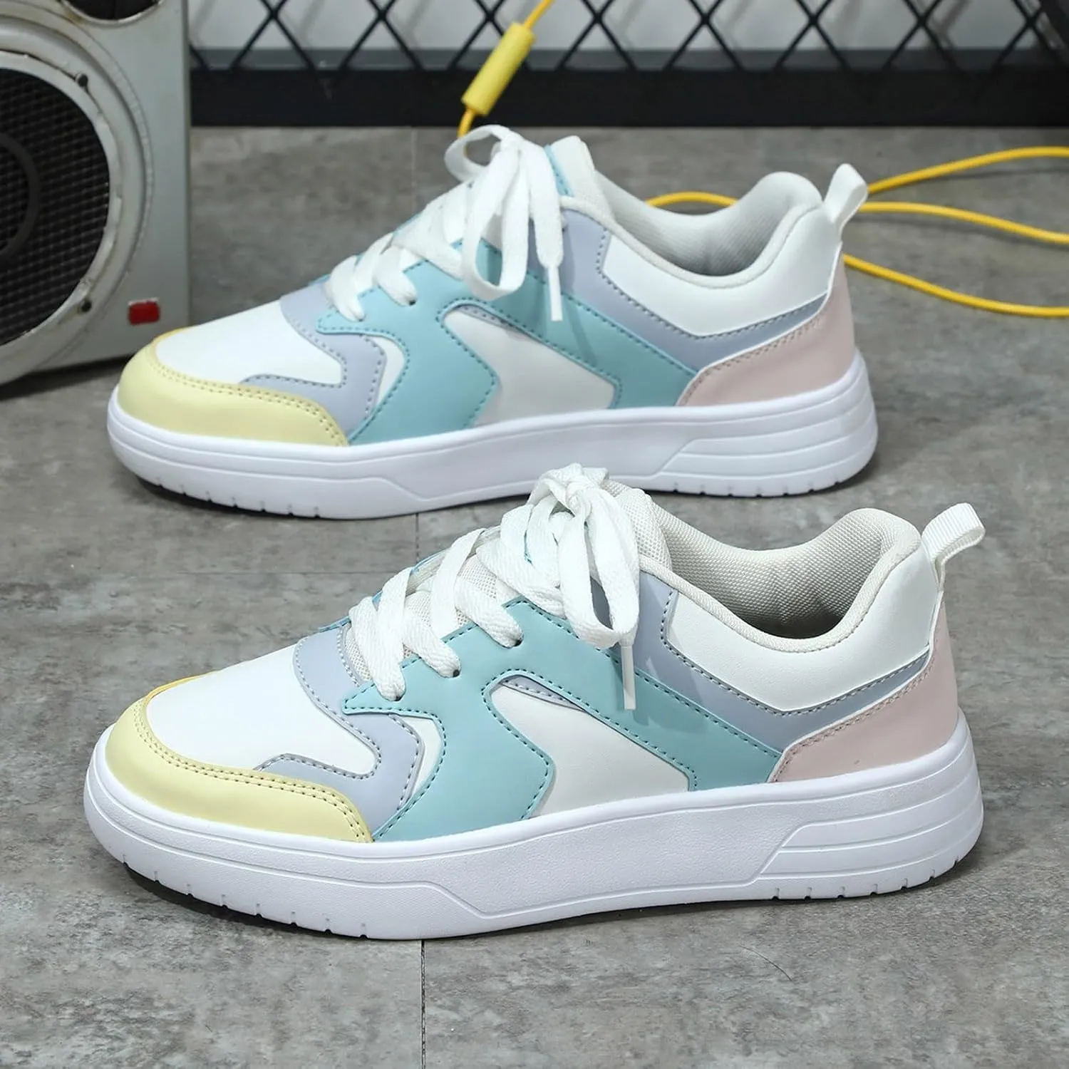Couples Korean Version of The Trend Lace Up Color Matching Casual Board Shoes Breathable Light River Shoes for Men