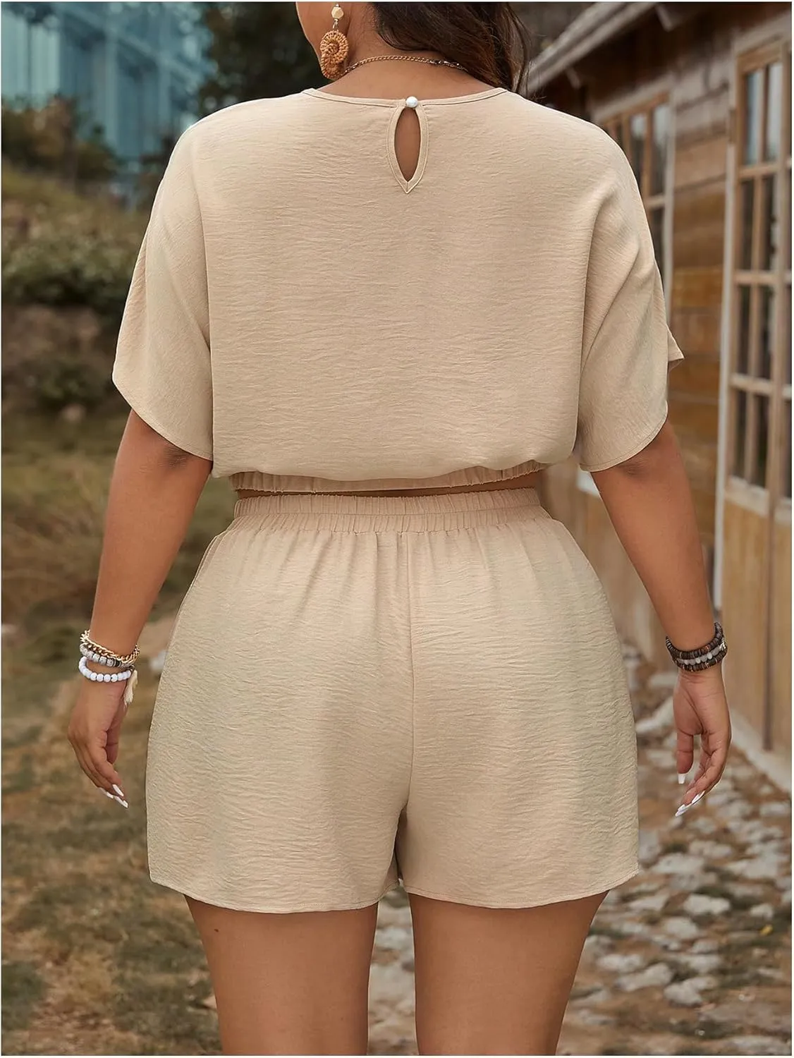 Floerns Women's Plus Size 2 Piece Outfit Tracksuit Short Sleeve Top and Shorts Set