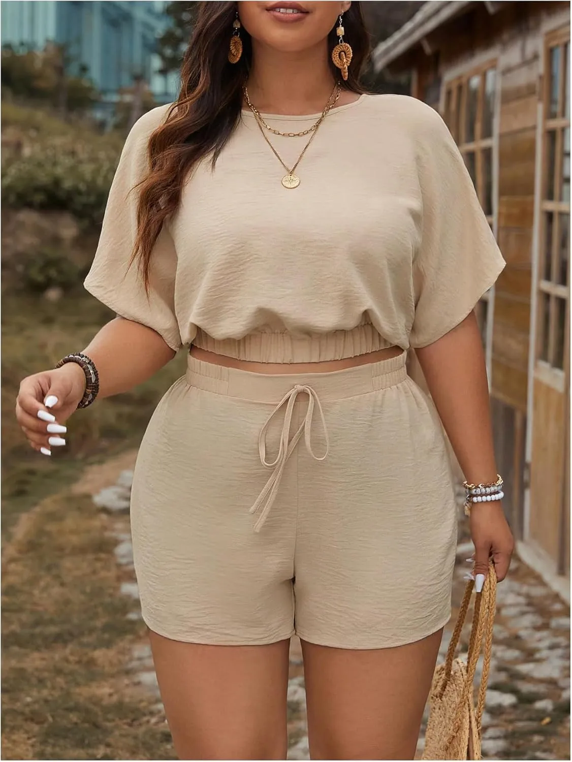 Floerns Women's Plus Size 2 Piece Outfit Tracksuit Short Sleeve Top and Shorts Set
