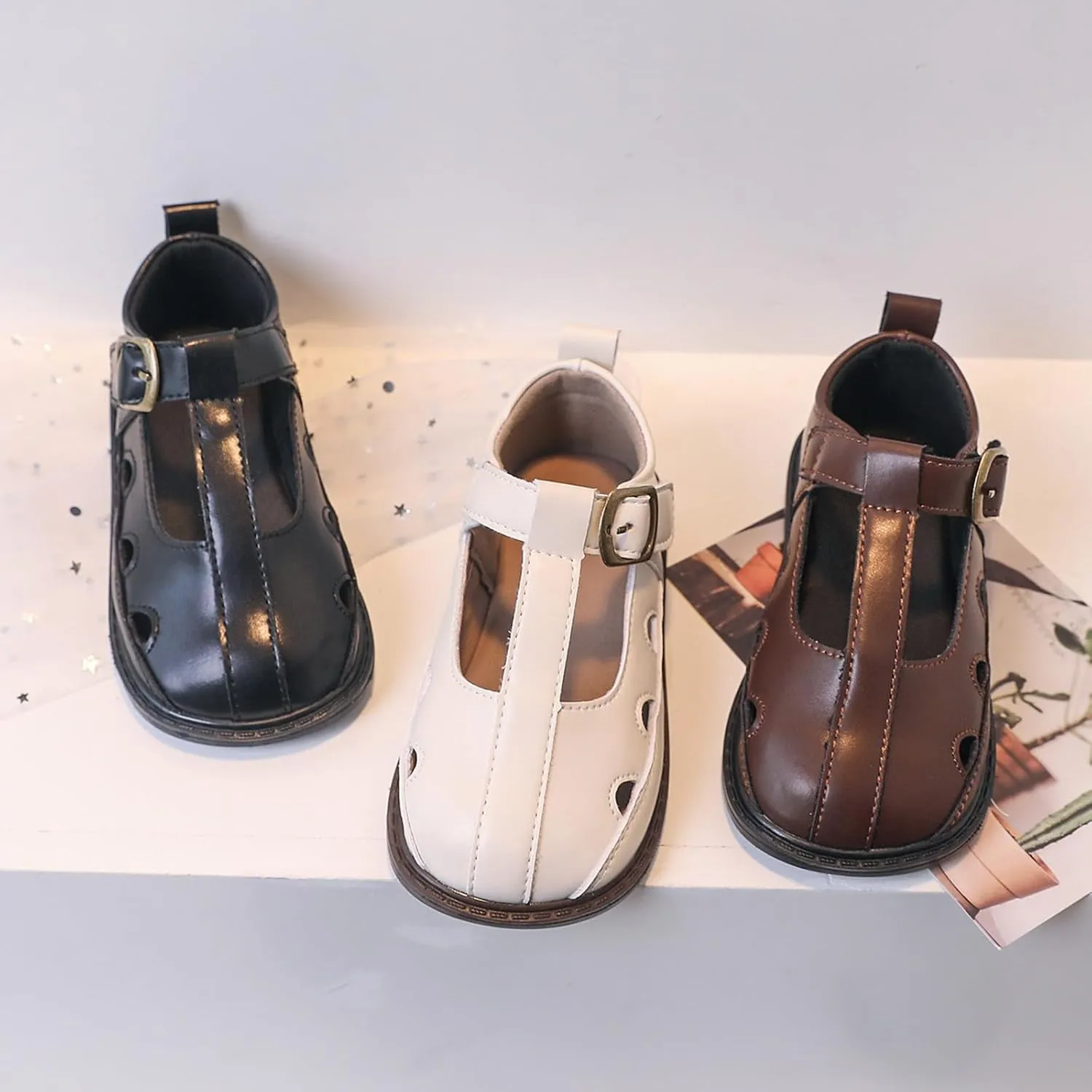 Little Girls Closed Toe Hollow Sandals Summer Lady's Style Shoes Hollowed Out Flat Outdoor Touring Sandals