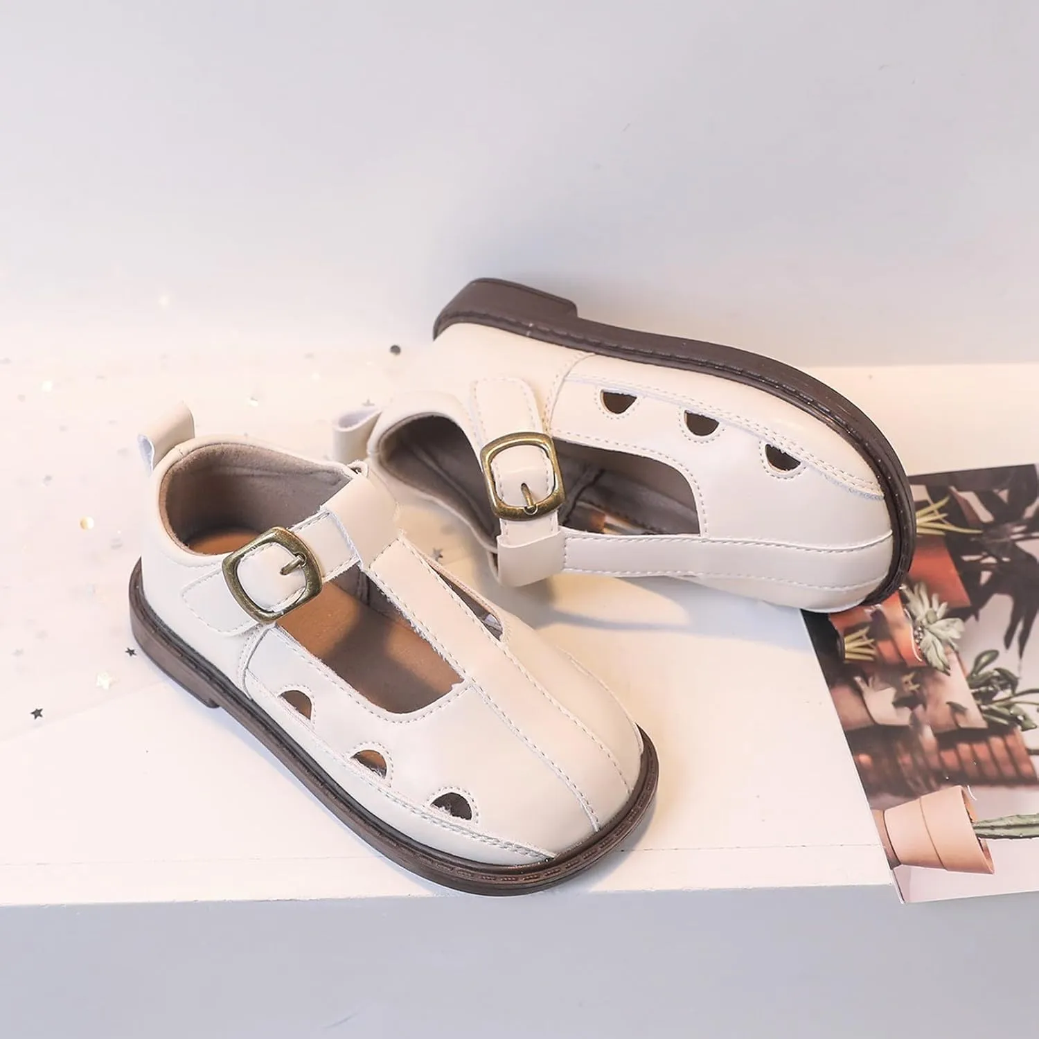 Little Girls Closed Toe Hollow Sandals Summer Lady's Style Shoes Hollowed Out Flat Outdoor Touring Sandals