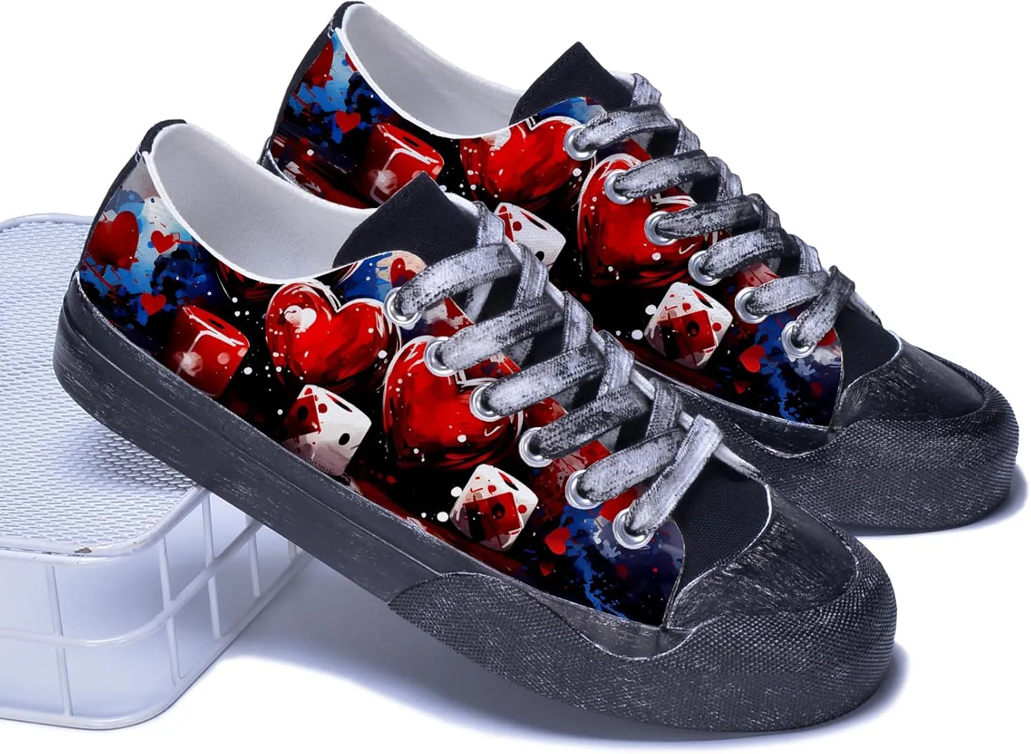Men Skull Printed Shoes Custom Personalized Design Cool Print Low Top Fashion Sneakers for Teen Boys Girls Student Women Canvas Shoes Cosplay Classic Casual Shoes