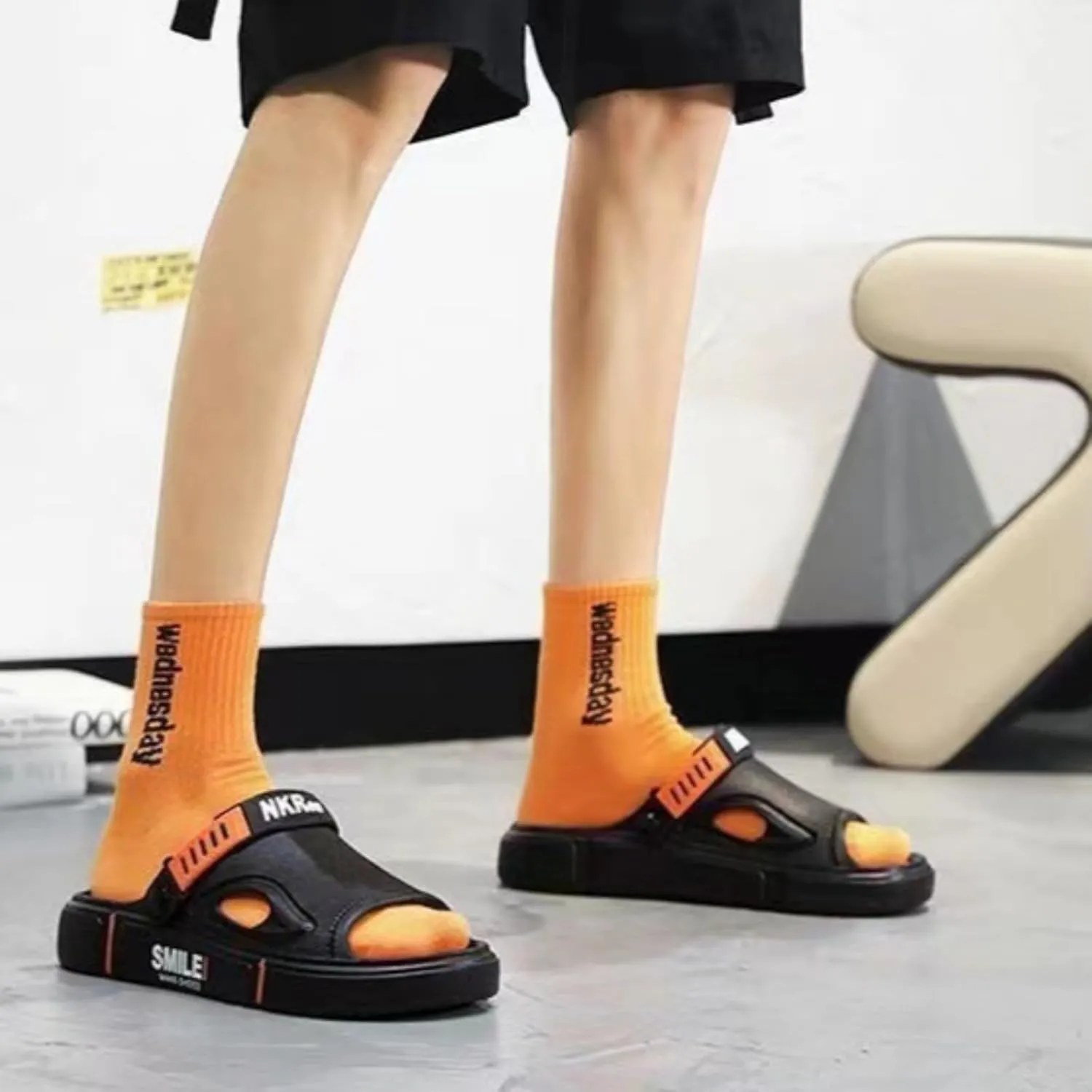 Men's Buckle Closure Soft Thick Slippers Outdoor Beach Home Wear Summer Shoes Comfortable Breathable Slip Resistant Sandals with Korean Style for Men Fashion Casual