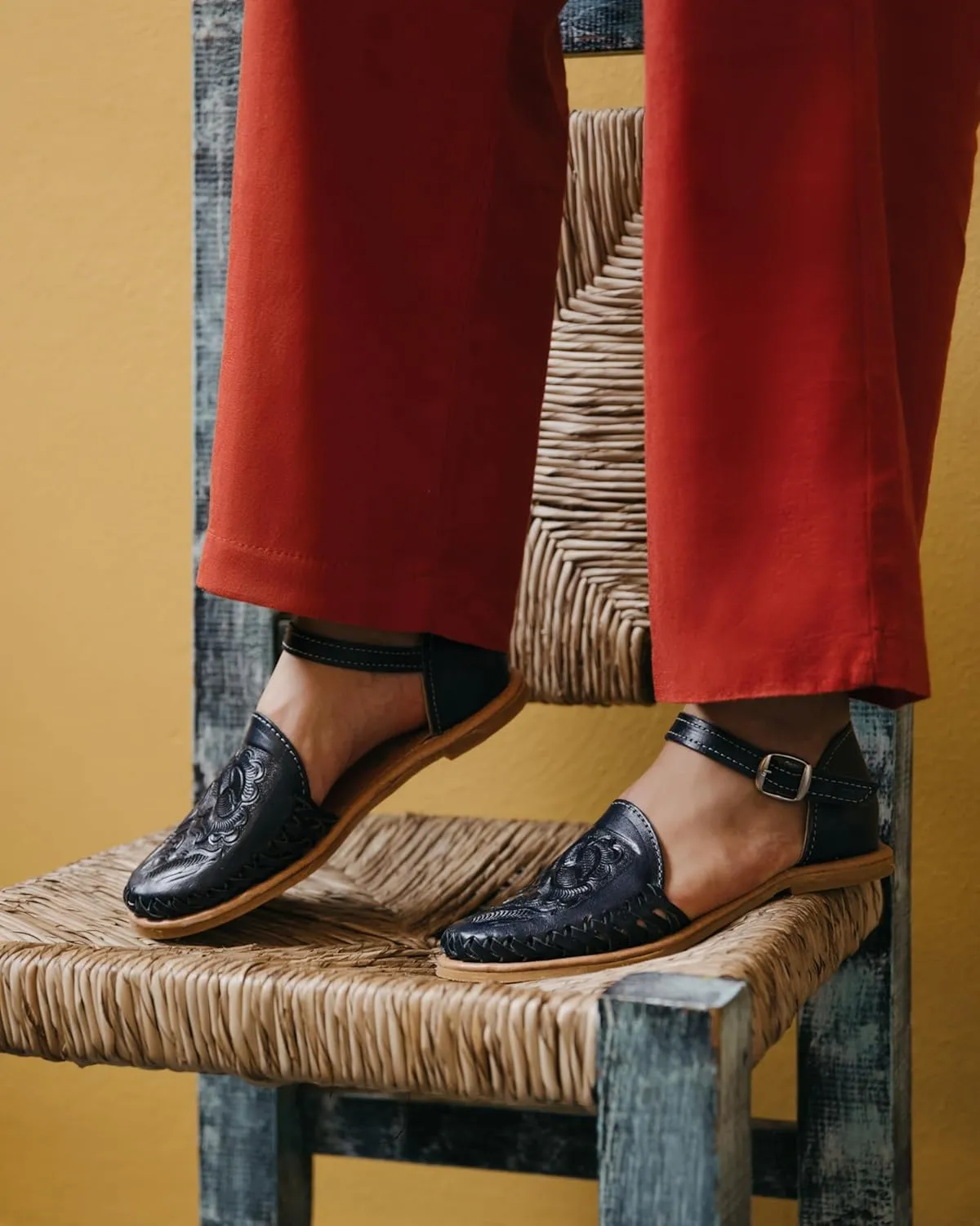 Mexico en la Piel Handmade Leather Flat Sandals for Women - Available in Purple Roman Style and Blue Buckle Style, Floral Die-Cut Design, Comfortable and Casual