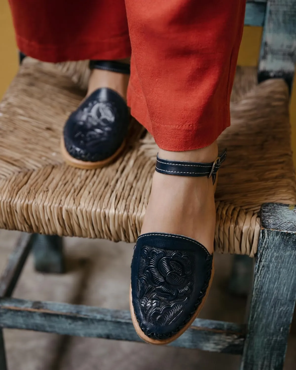Mexico en la Piel Handmade Leather Flat Sandals for Women - Available in Purple Roman Style and Blue Buckle Style, Floral Die-Cut Design, Comfortable and Casual