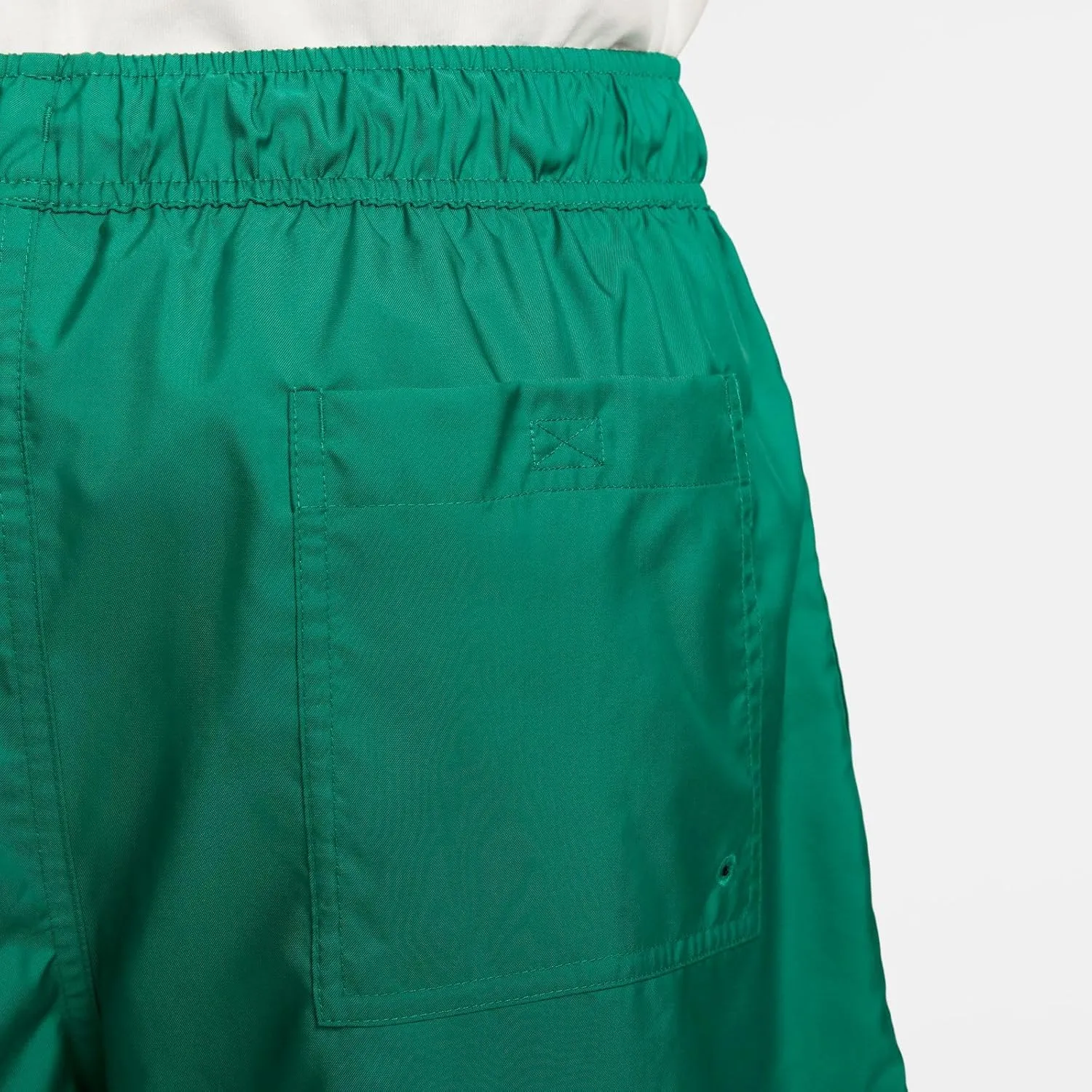 Nike Club Men's Woven Flow Shorts (FN3307-365) (FN3307-365, Malachite/White)