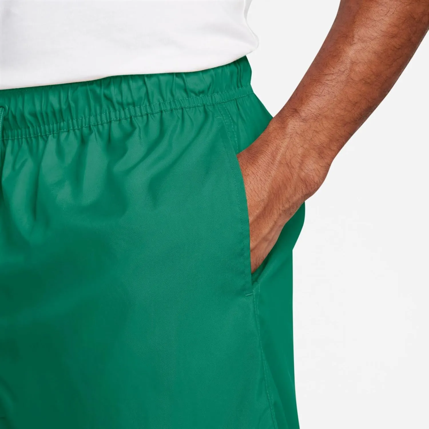 Nike Club Men's Woven Flow Shorts (FN3307-365) (FN3307-365, Malachite/White)