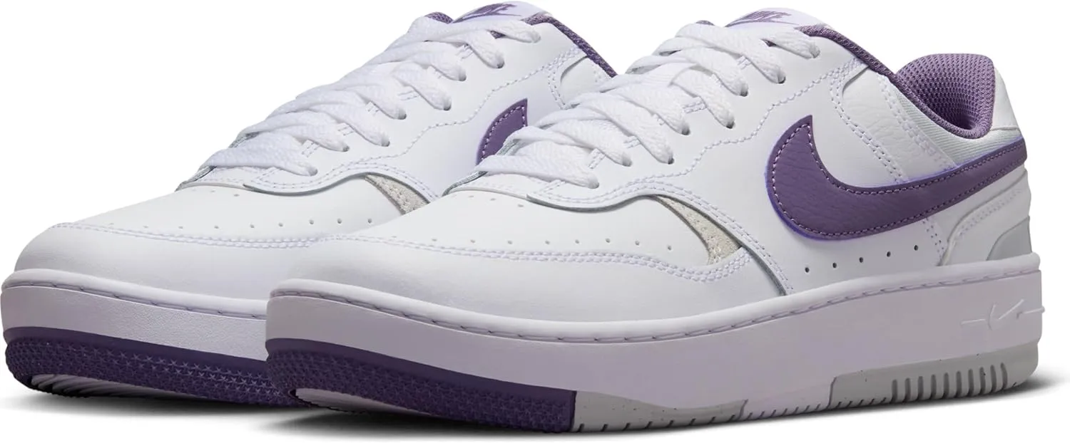 Nike Women's Sports Shoe