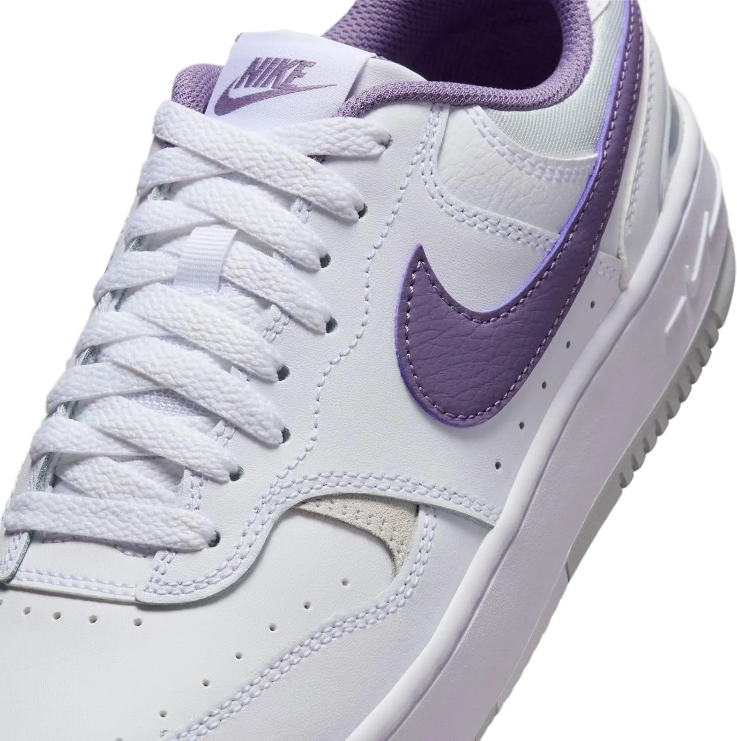 Nike Women's Sports Shoe