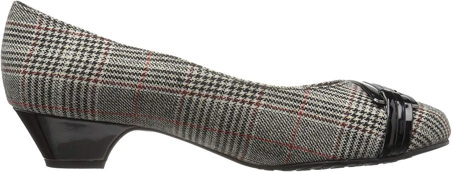 Soft Style Women's Pleats Be with You Pump