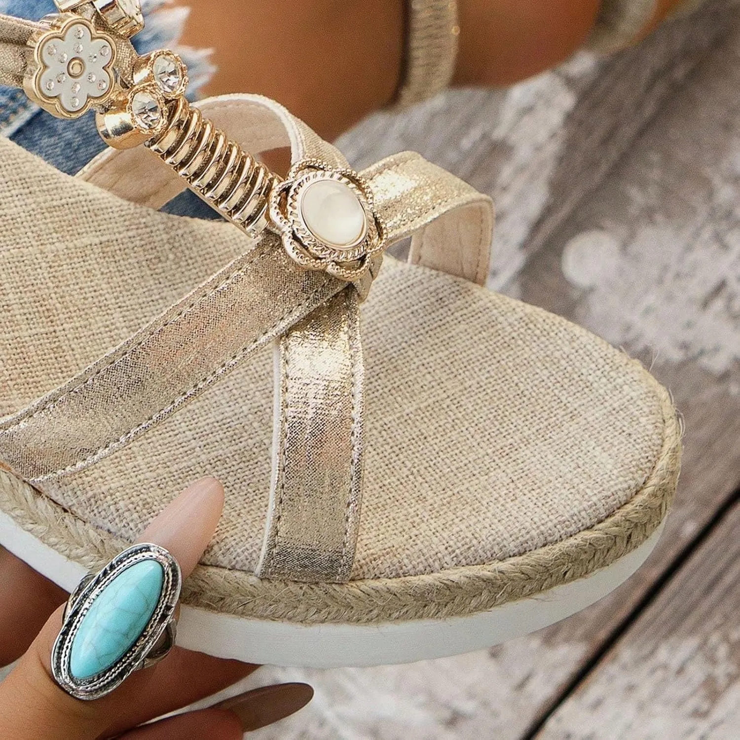 Summer Beach Sandals for Women 2025,Crystal Rhinestone Pearl Flat Sandals for Women Dressy Bling Sparkly Thong Sandals Comfortable T Strap Slip-On Shoes Casual Walking Sandals Strappy Sandals ﻿