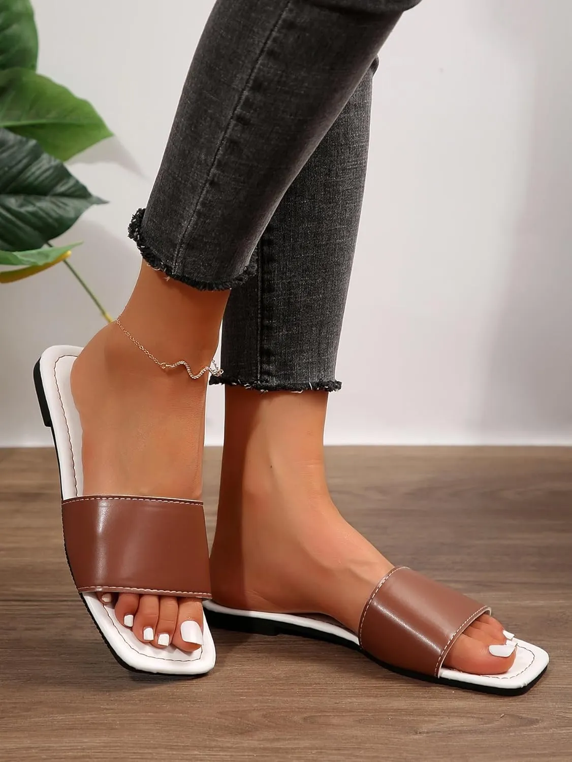 Verdusa Women's PU Leather Singe Band Flat Sandals Color Block Square Open Toe Slippers
