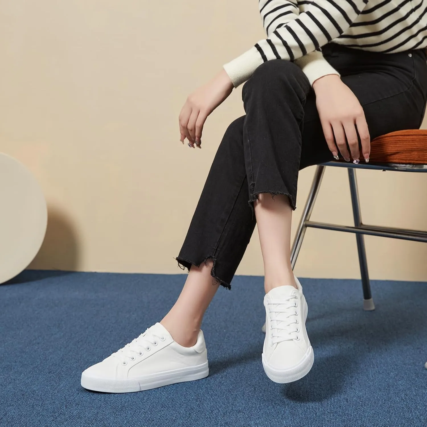 Witwatia Womens White Sneakers Lace Up Canvas White Tennis Shoes Cozy Low Top Walking Shoes for Women