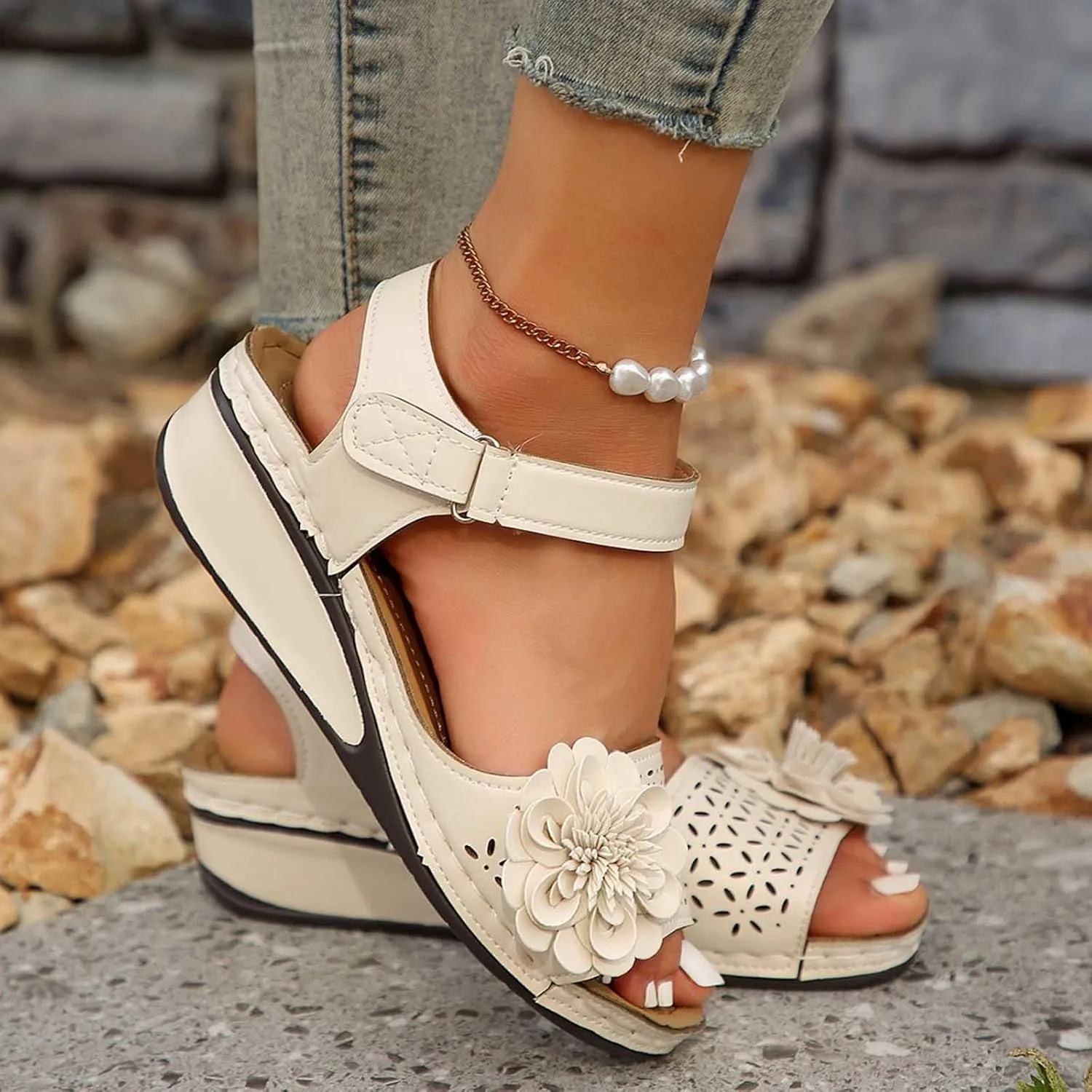 Women Flat Sandals 2024 Fashion Flatform Ankle Buckle Criss Cross Band Straps Sandals Shoes