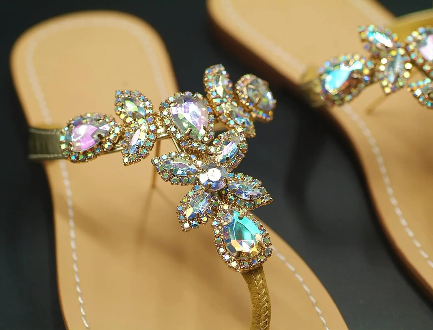 Women Sparkly Jeweled Thong Boho Sandals Bling Rhinestone Flip Flops with Crystal Diamond Flat Fancy Sandalias Gem Bohemian Beach Wedding Sandals Shoes