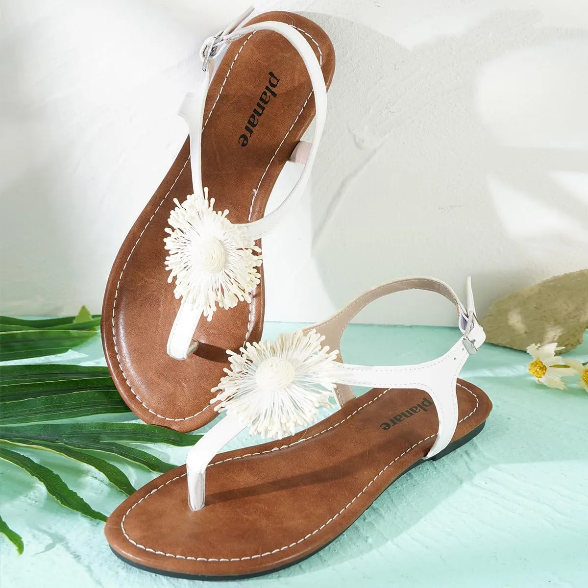 Women's Flat Sandals Soft Leather Dressy Shoes T-Strap Thongs Cute White Flower Decor Comfortable Walking Sandals Holiday Summer Beach Shoes for Woman Ladies