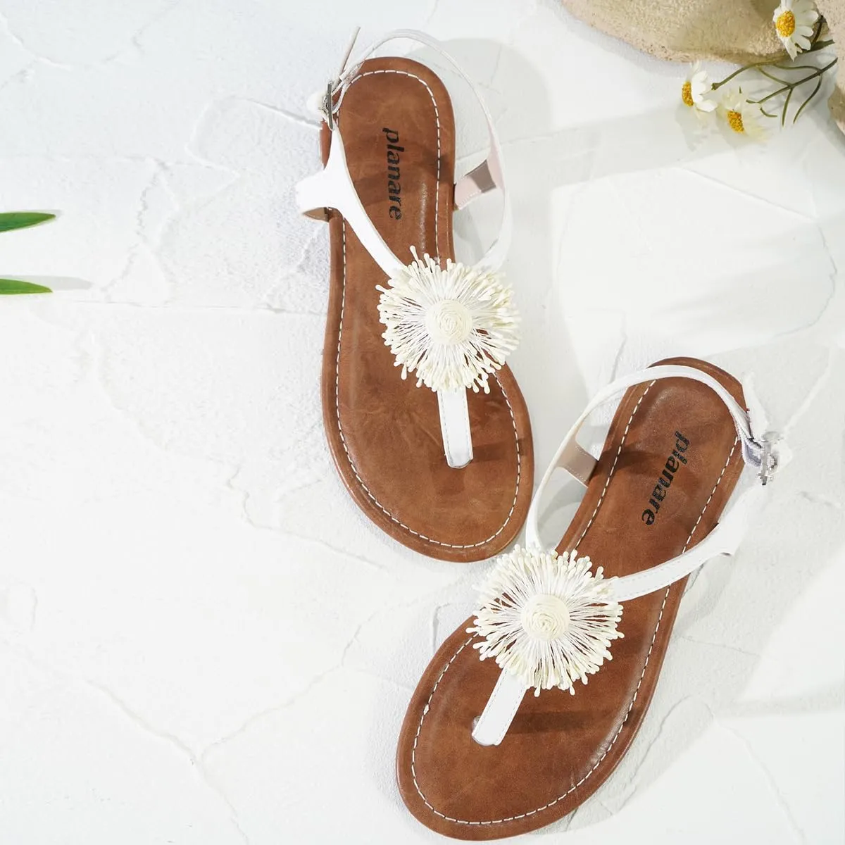 Women's Flat Sandals Soft Leather Dressy Shoes T-Strap Thongs Cute White Flower Decor Comfortable Walking Sandals Holiday Summer Beach Shoes for Woman Ladies