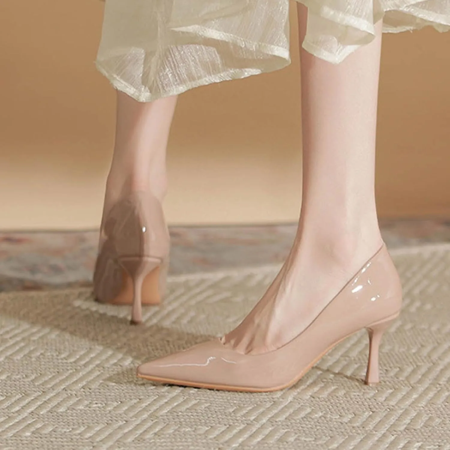 Women's Patent Leather Kitten Heel Dress Pumps Closed Pointed Toe Slip On Mid Heels Business Office Daily Low Top Casual Pumps